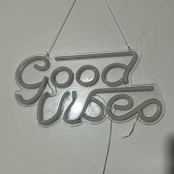 Good vibes Neon light - Picture 3 of 3